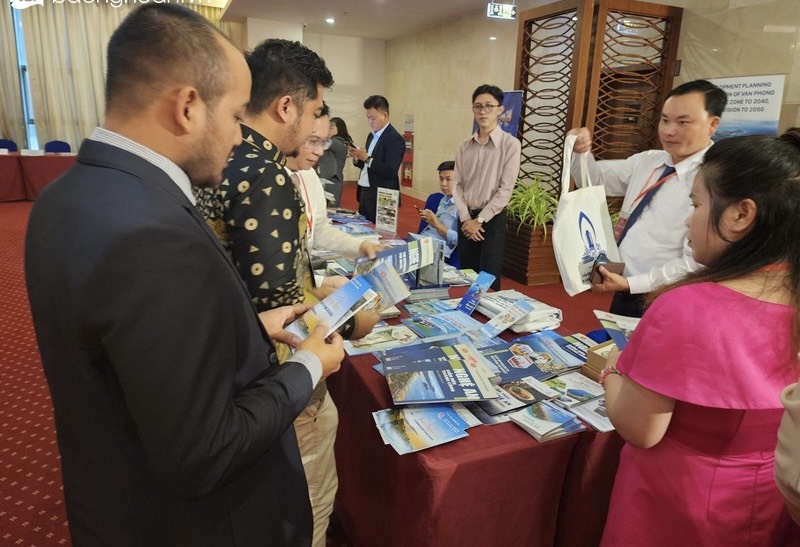 Đại biểu Indonesia tìm hiểu các cơ hội đầu tư tại Việt Nam.